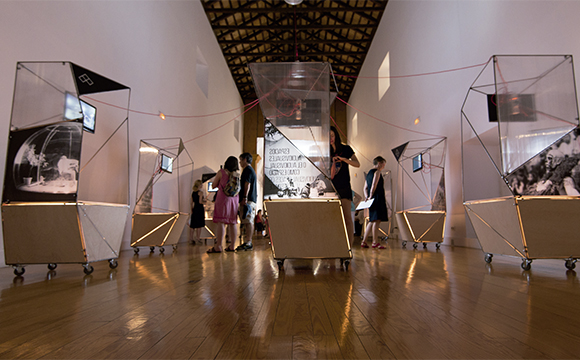 Transit through the Spanish Scenography